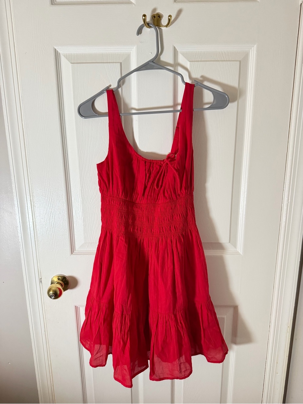 NWT Abercrombie Women’s Red Sleeveless Smocked Sundress - 100% cotton - Picture 2 of 5